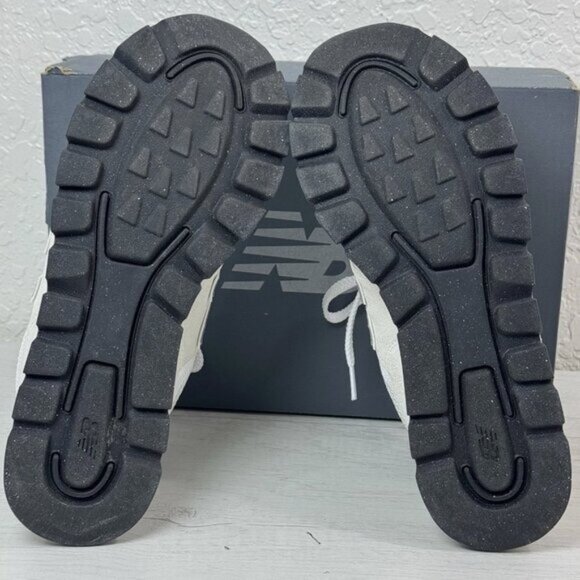 New Balance 574 Mens Sneakers Size 9 White & Green Suede/Mesh Athletic Shoes - Picture 4 of 5